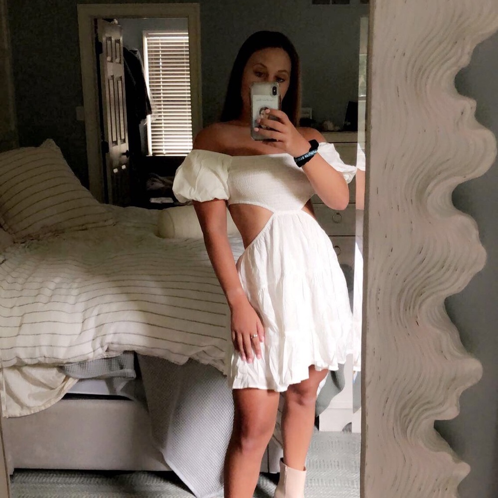SEXY/CUTE WHITE CUT OUT DRESS. SIZE SMALL